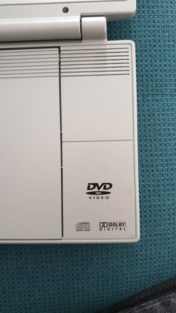 DVD Player Portabil Venturer Monitorul Nu Afiseaza Fara Incarcator