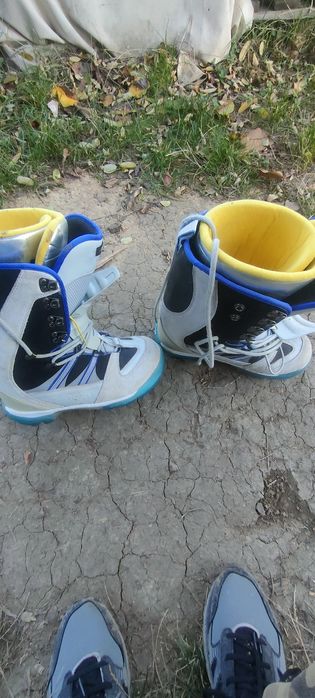 Boots mărime 42 că noi