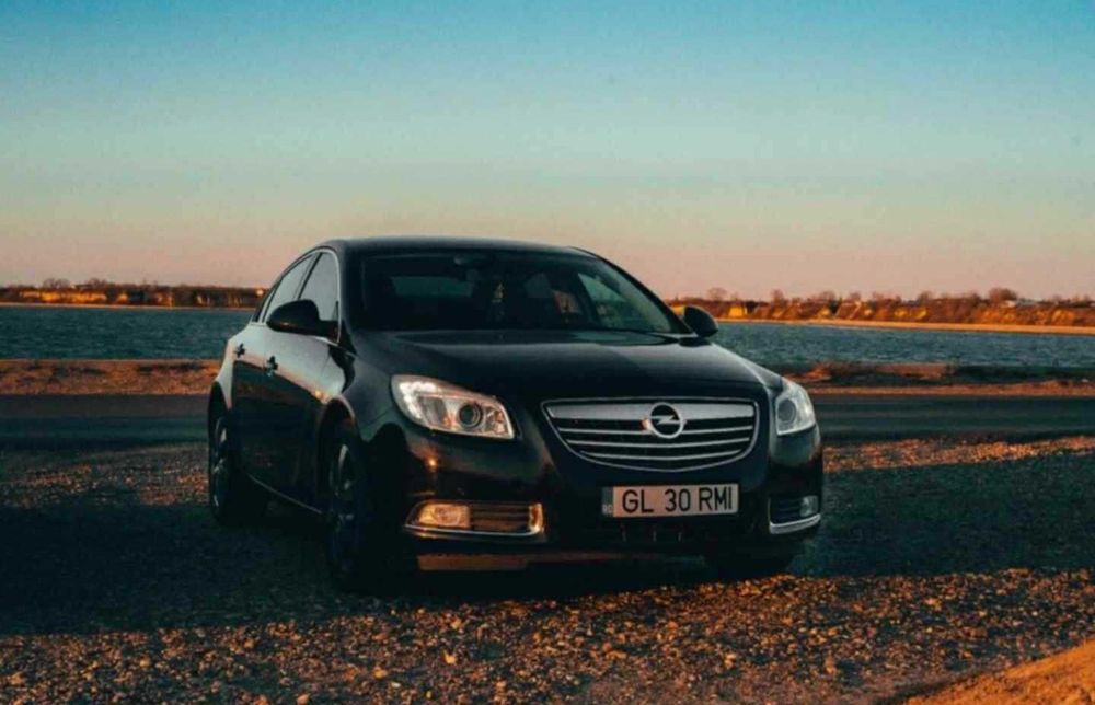 Vând! Opel insignia, an 2010