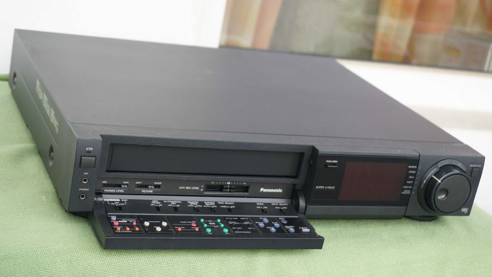 Video recorder VHS Panasonic NV-F75 stereo Hi-Fi