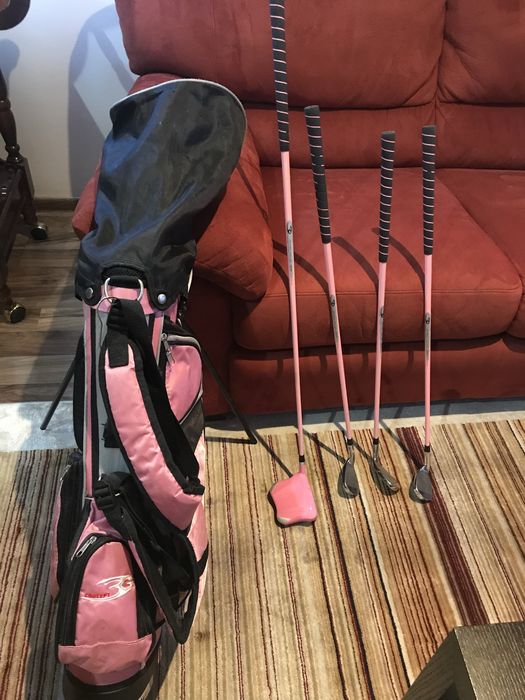 Продаю набор клюшек для гольфа для девочки 10-12 дет