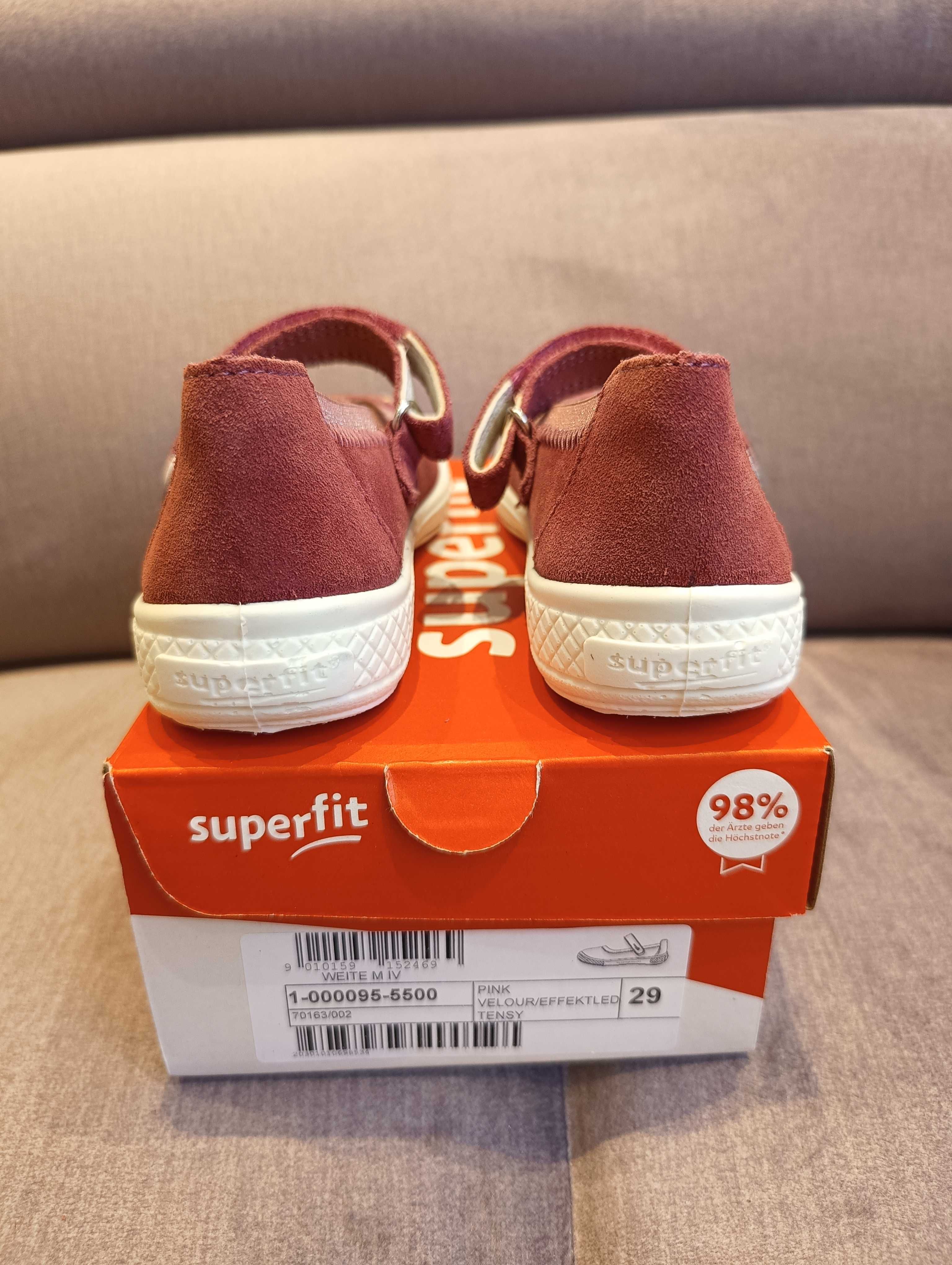 Нови кецове Clarks и обувки Superfit за момиченце