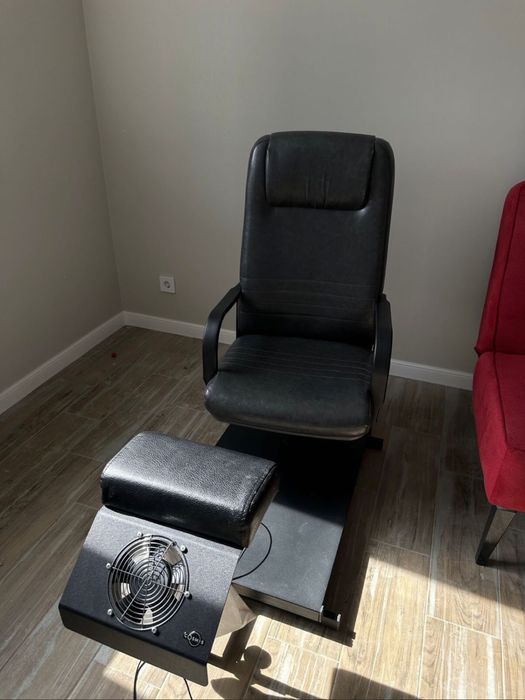 Срочно продам педикюрное кресло, смотрите описание.