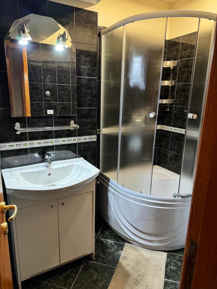 DE INCHIRIAT, apartament 3 camere, Targoviste