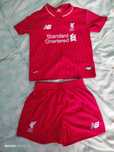 Echipament fotbal Liverpool pentru copii