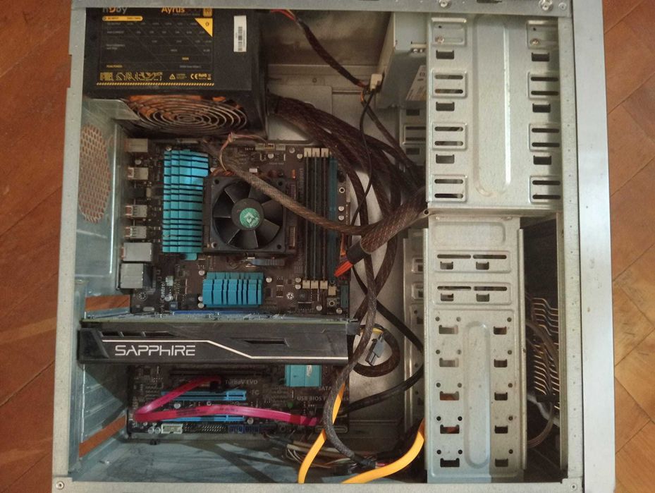 Pc Amd fx6300, 12gb ddr3, rx460 4gb, fara sdd/hdd