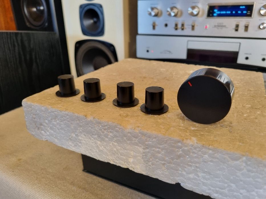 Set Butoane Denon. Impecabile.
