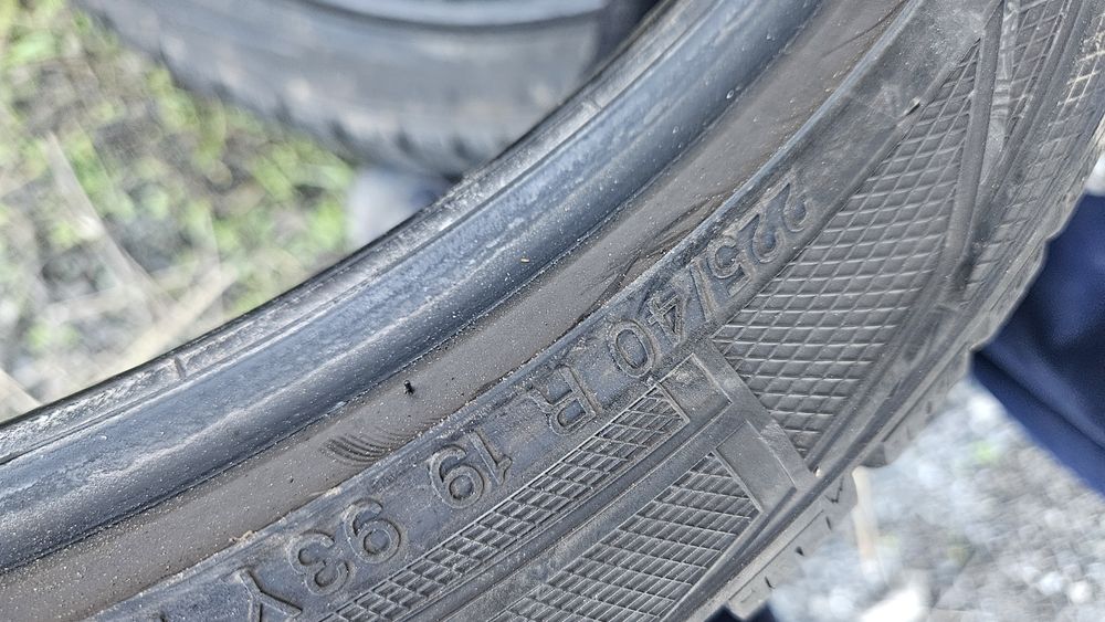 2бр гуми 225 40 19 дот 21 вредещайн