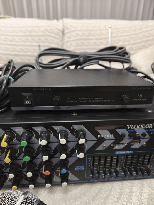 Amplificator+sistem microfoane+stand