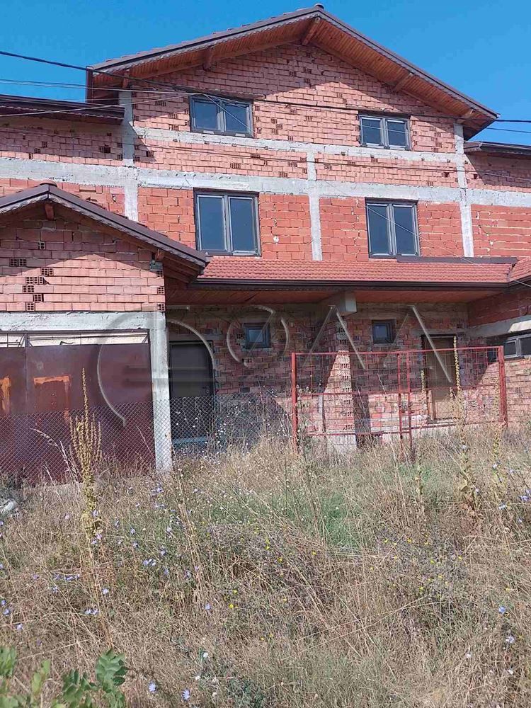 Къща в София, област-с.Божурище площ 920 цена 269000