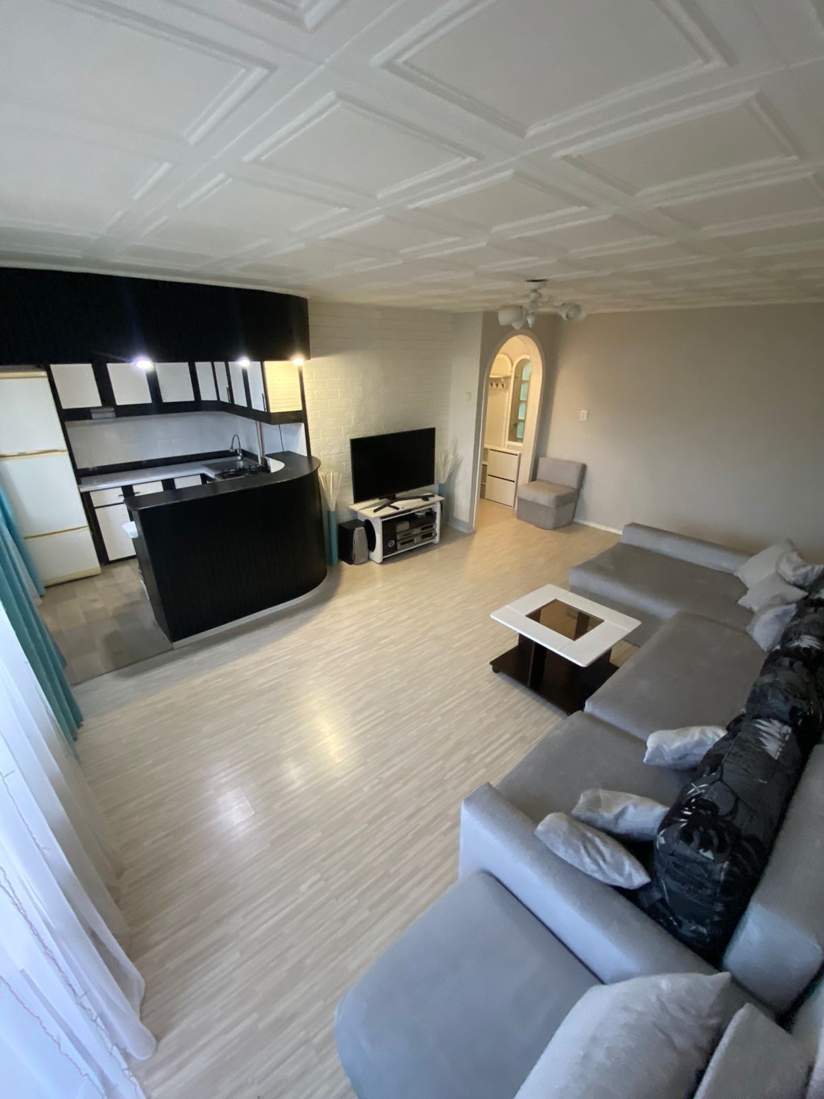 Продам 3-х комнатную квартиру 58 кв.м,  4/5 эт, центр