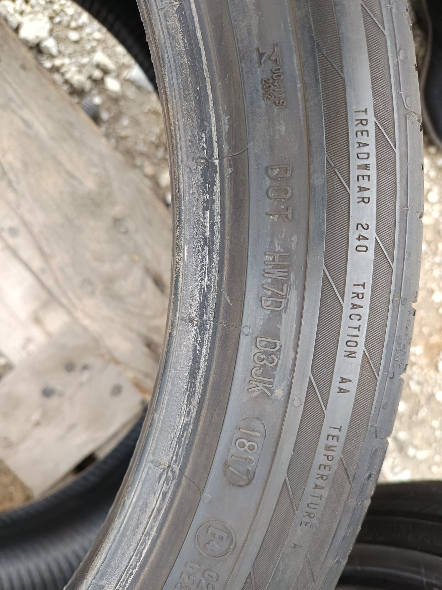 Летни гуми 295 35 R 21 Continental Дот 1817