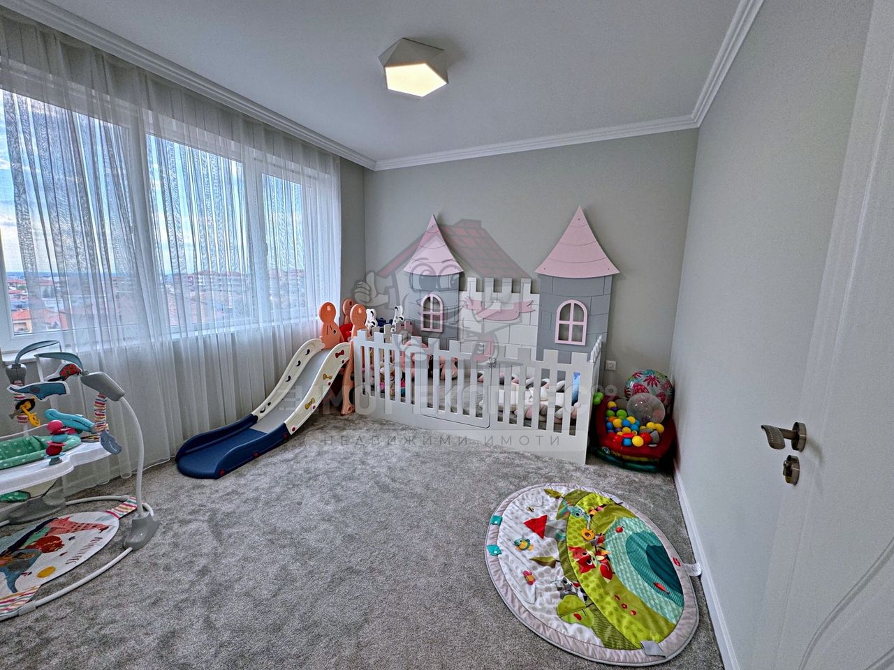 Продава се Многостаен апартамент в Асеновград - 180 кв.м за 967 €/кв.м - Снимка #17