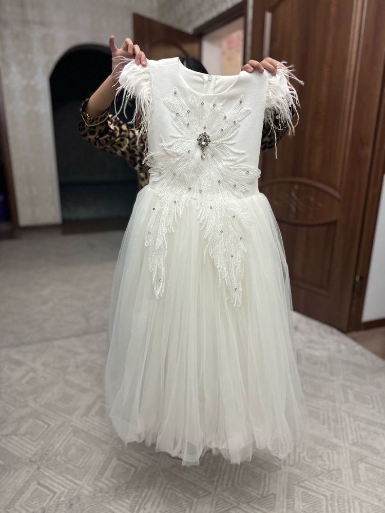 Платье вечерное для девочки возраст 7-8 лет