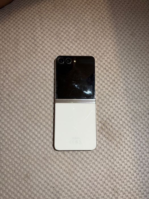 Samsung Z Flip 5