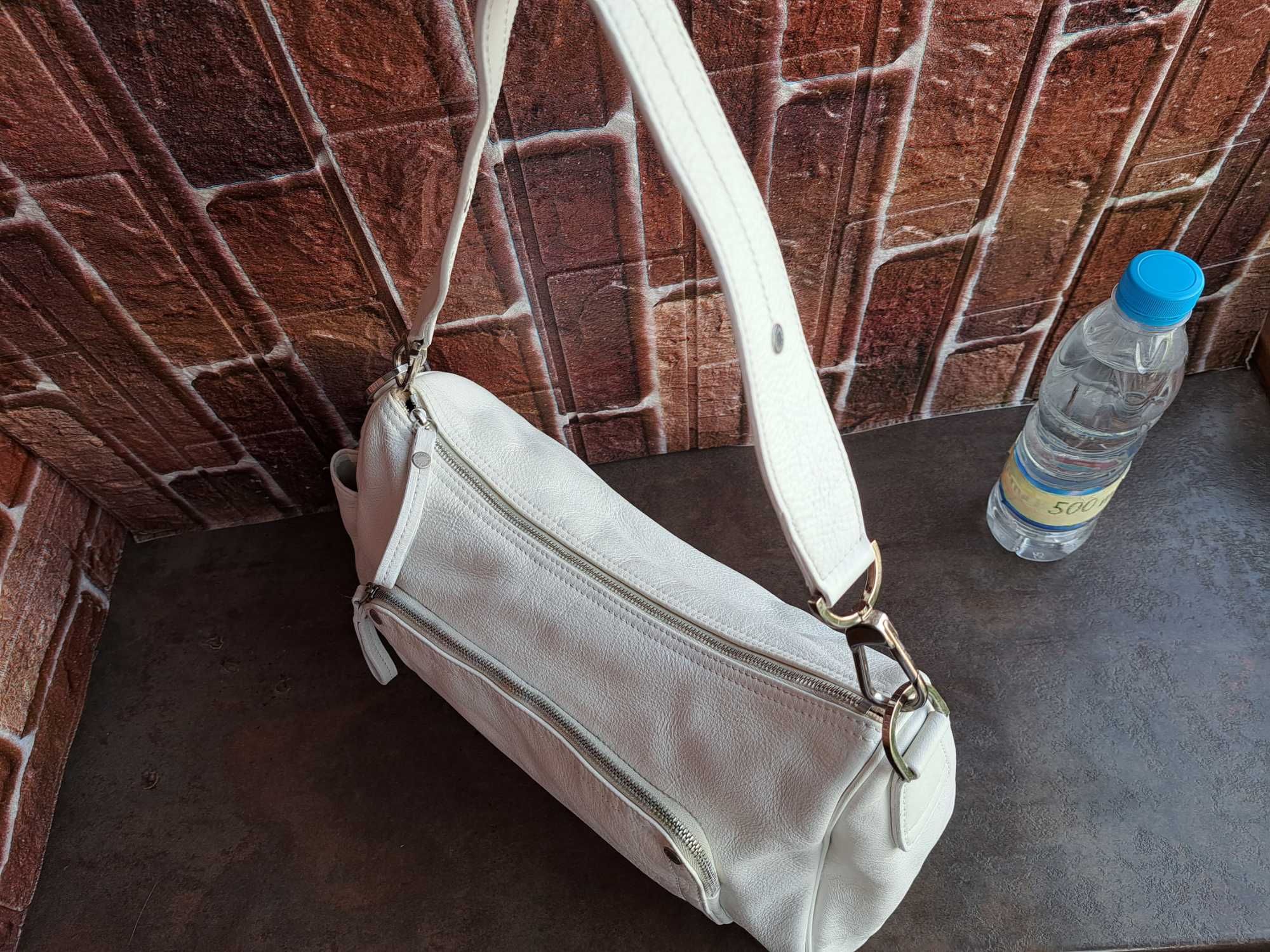 дамска чанта, Longchamp,малка бяла чантичка-естествена кожа