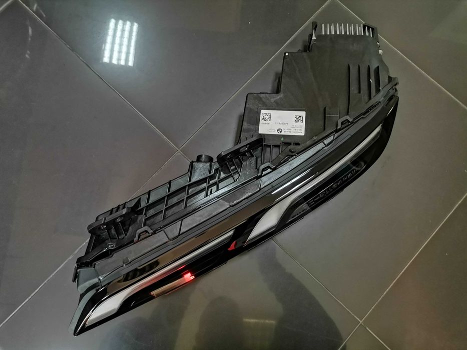 Нов Горен Ляв Фар BMW G70 i7 Full Led Оригинален 9450079