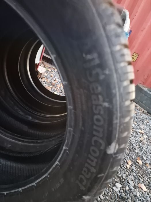 Anvelope 215/55R17 marca Continental, DOT 2024,All Season, noi