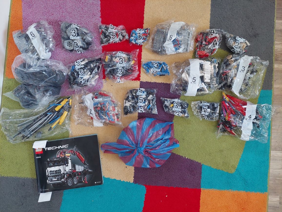 LEGO Technic / Лего Техник Mercedes-Benz arocs