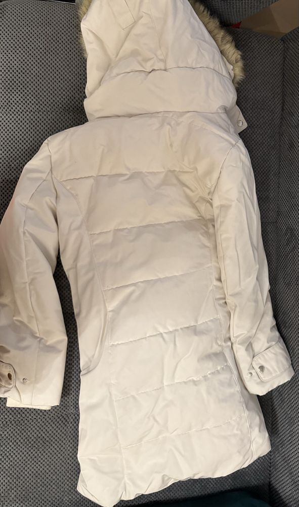 Бяло зимно яке Zara