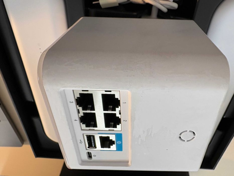Router profesional + 2 Acces Point-uri  AmpliFi HD Ubiquiti - AFi-HD