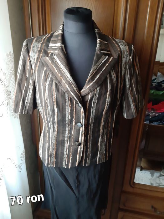 Vând rochiii,costume,fuste,bolerodamă