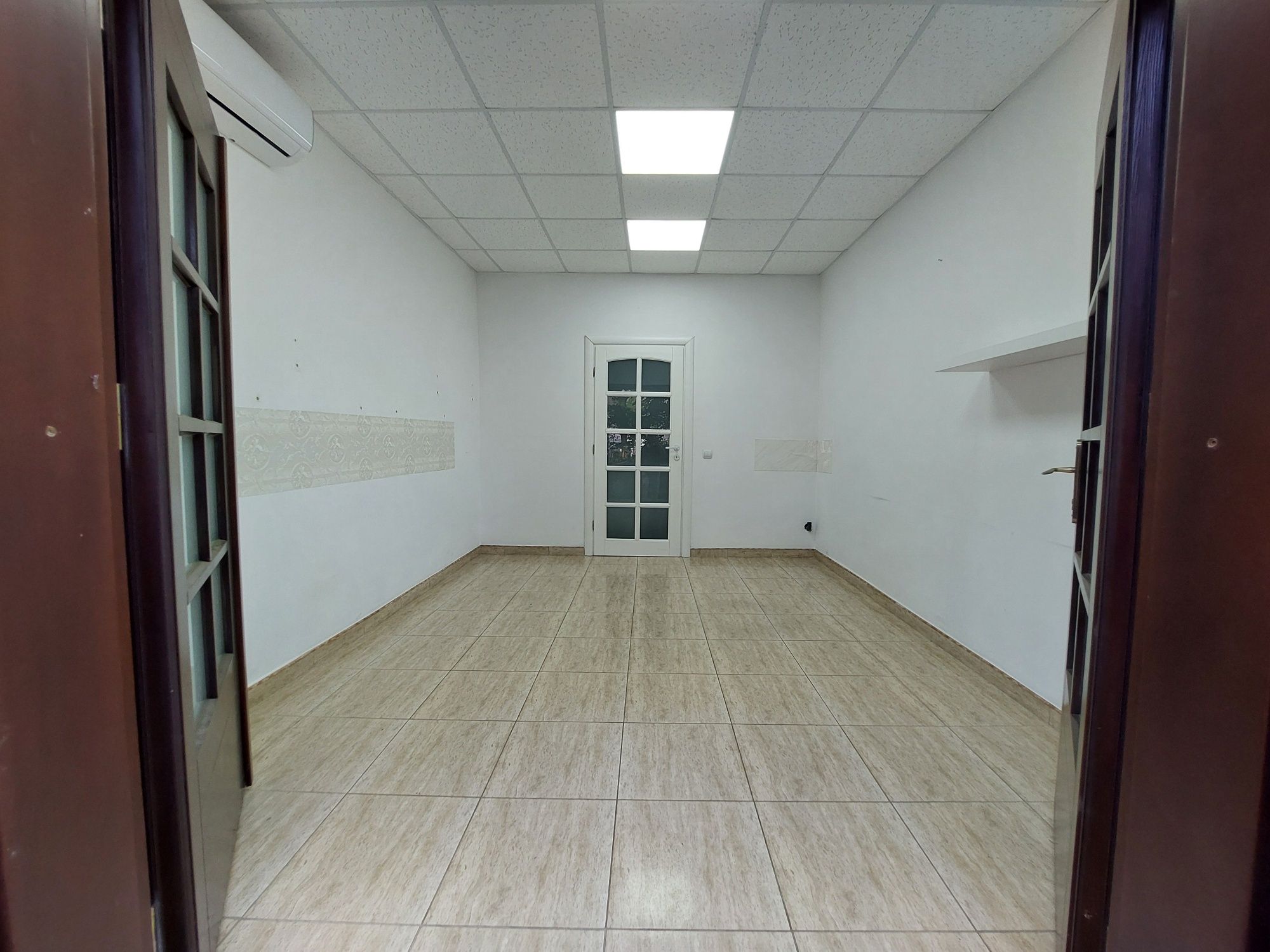 Închiriez spaţiu comercial ultracentral- bd. Unirii Focșani