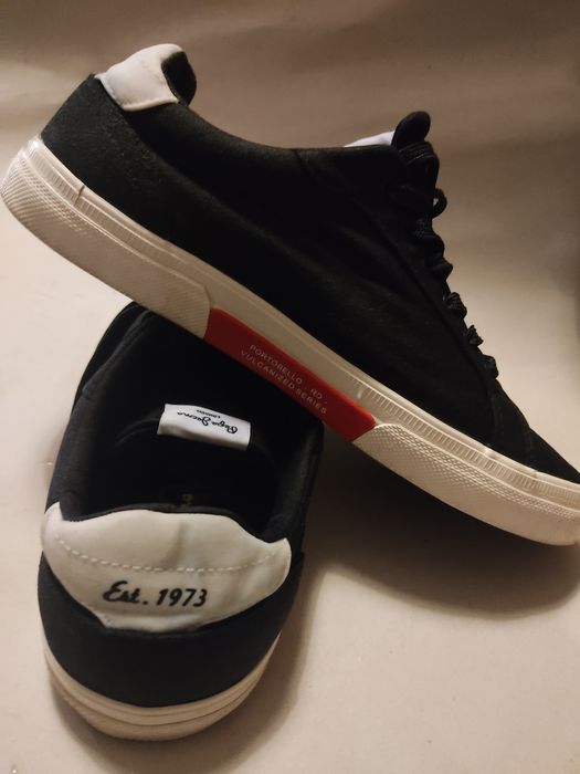 Teniși pepe Jeans un model frumos și deosebit