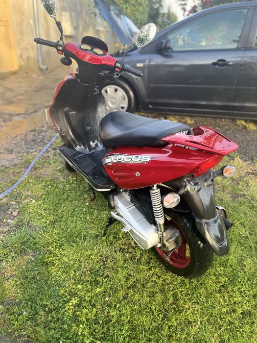 Scuter focus cu motor de yamaha