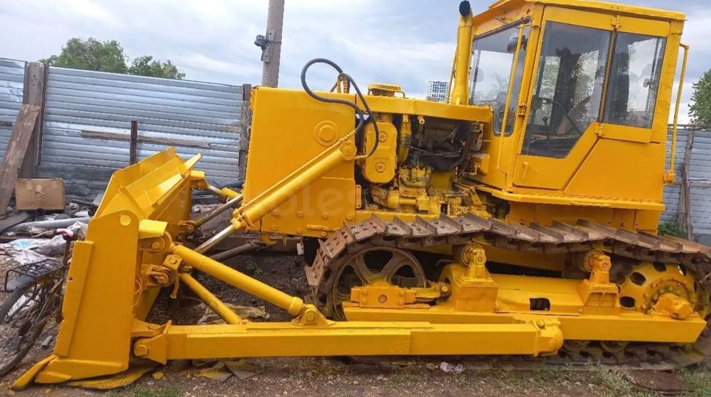 Продам бульдозер Т-170