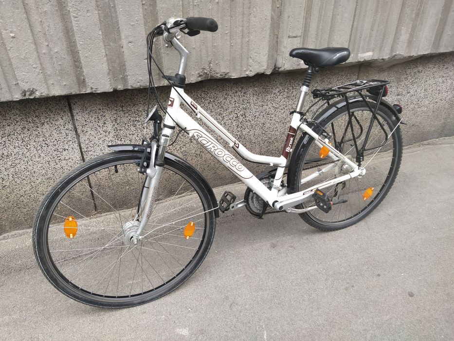 Продавам градско колело