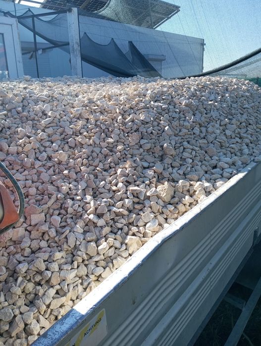 Vindem, transportam piatra alba vânătă orice dimensiune cap de miel mă