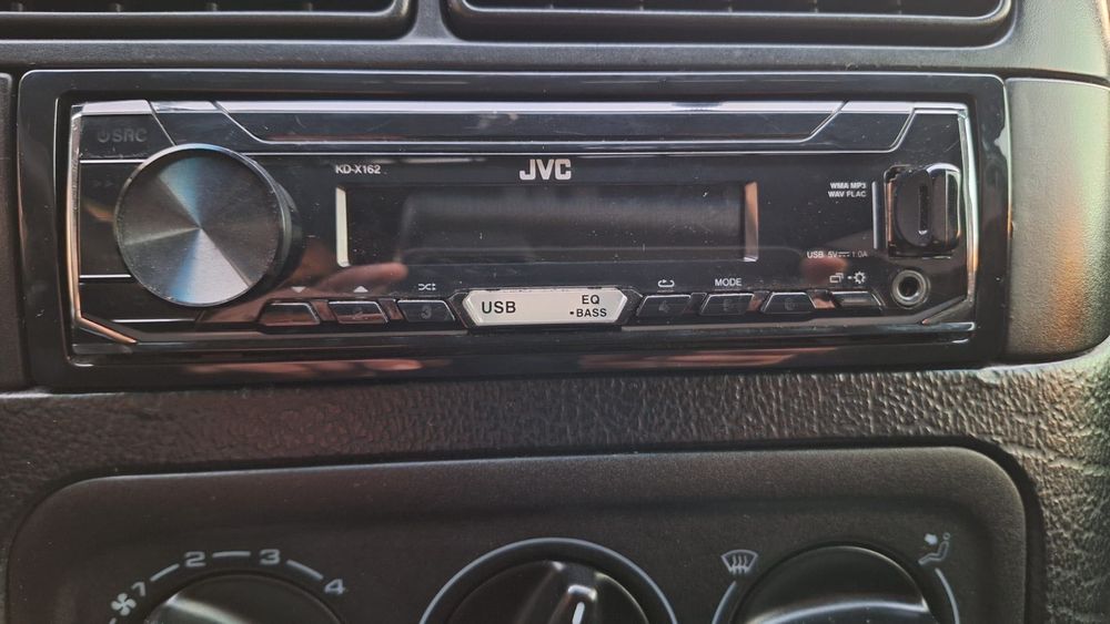 CD player JVC KD-X162