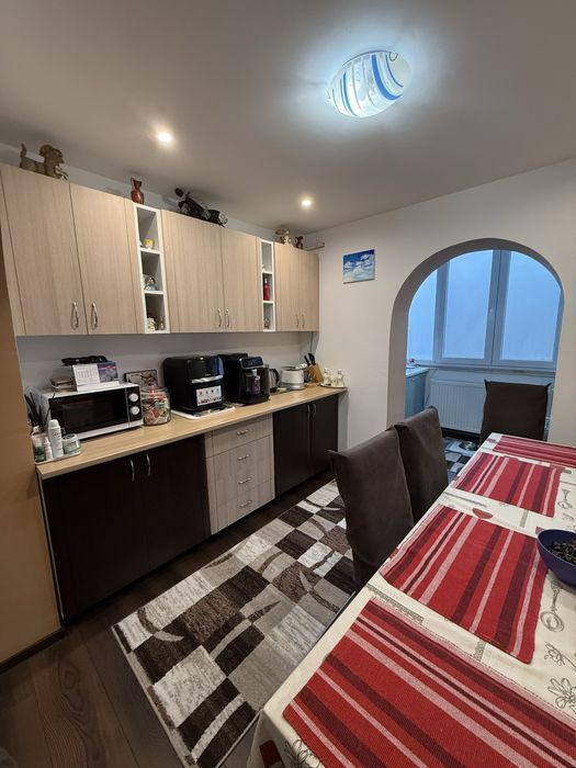 Vand apartament in Onesti etaj 1