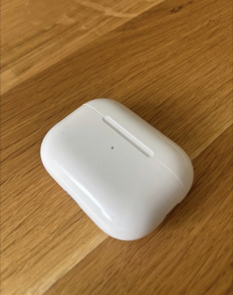 Apple AirPods Pro 2 Lightning кабел