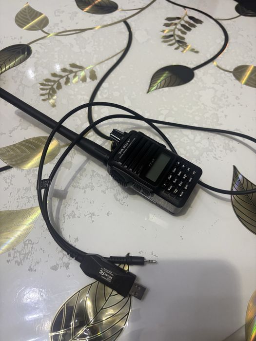 Vand statie noua yaesu FT4XE nefolosita