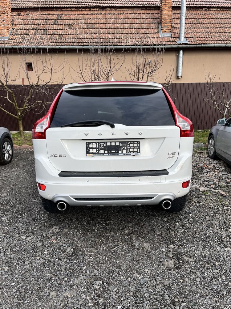 Volvo XC60 2,4 D5 R-design AVARIAT