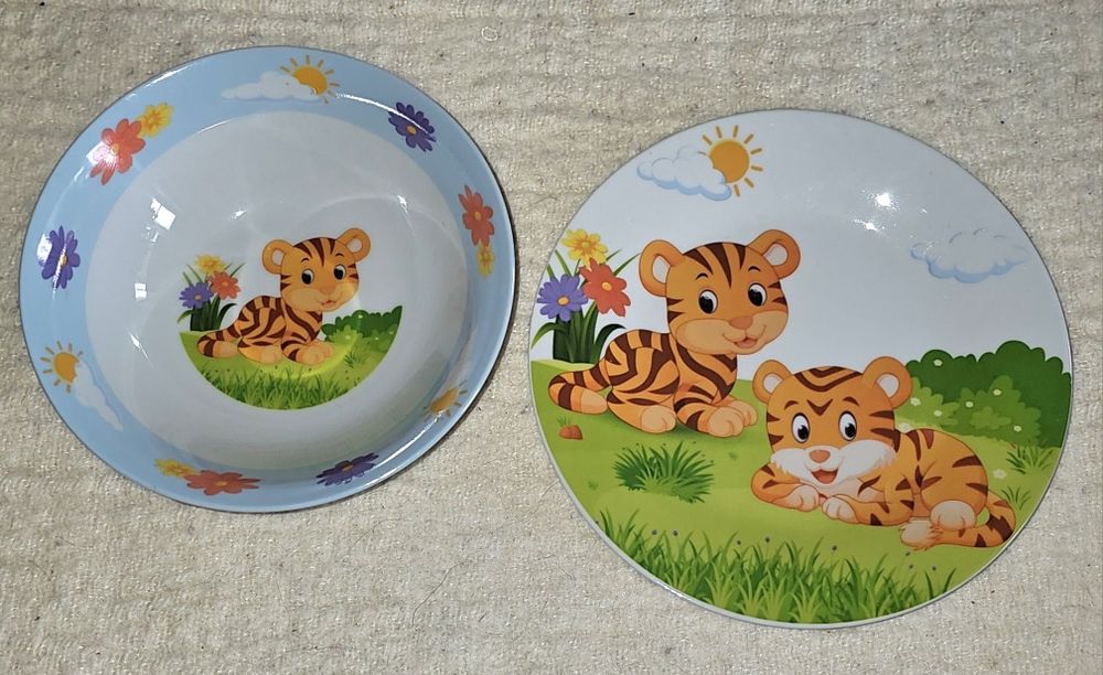 Детски порцеланови сервизи, чаши и меки играчки