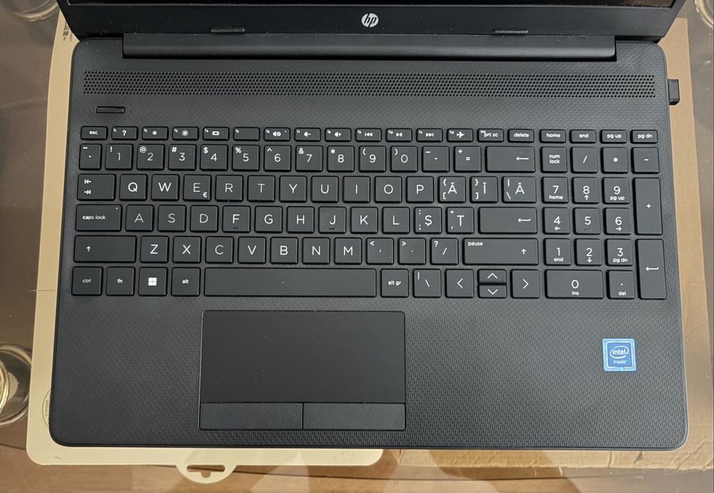 HP Laptop 15-dw1033nq