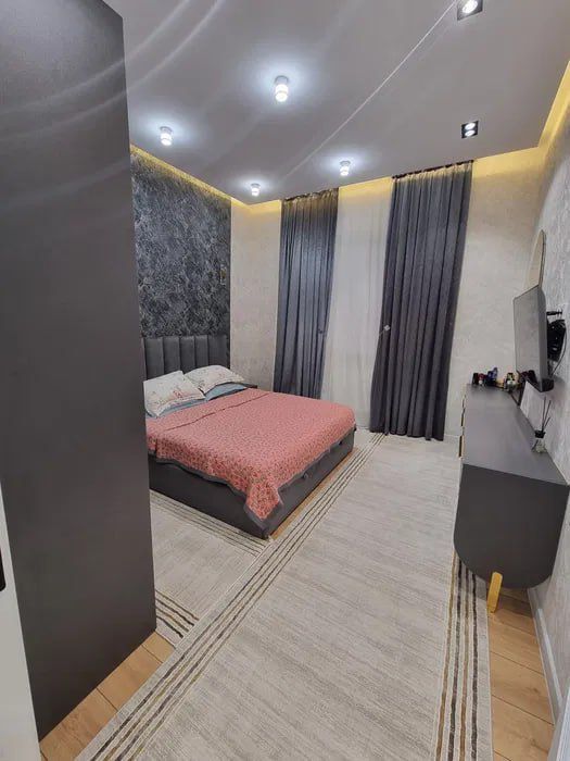 Продаётся дом в центре города, на Юнусабаде 1,2соток. 160м2.