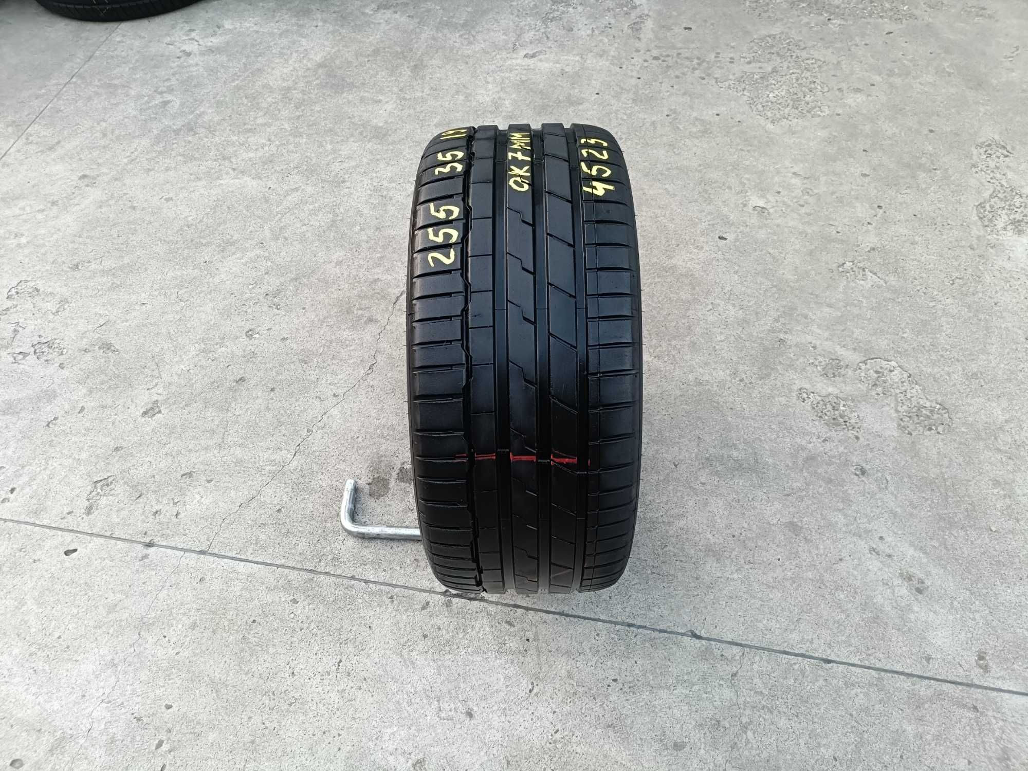 O anvelopa de vara 255 35 19 hankook ventus S1 evo3 dot 4523