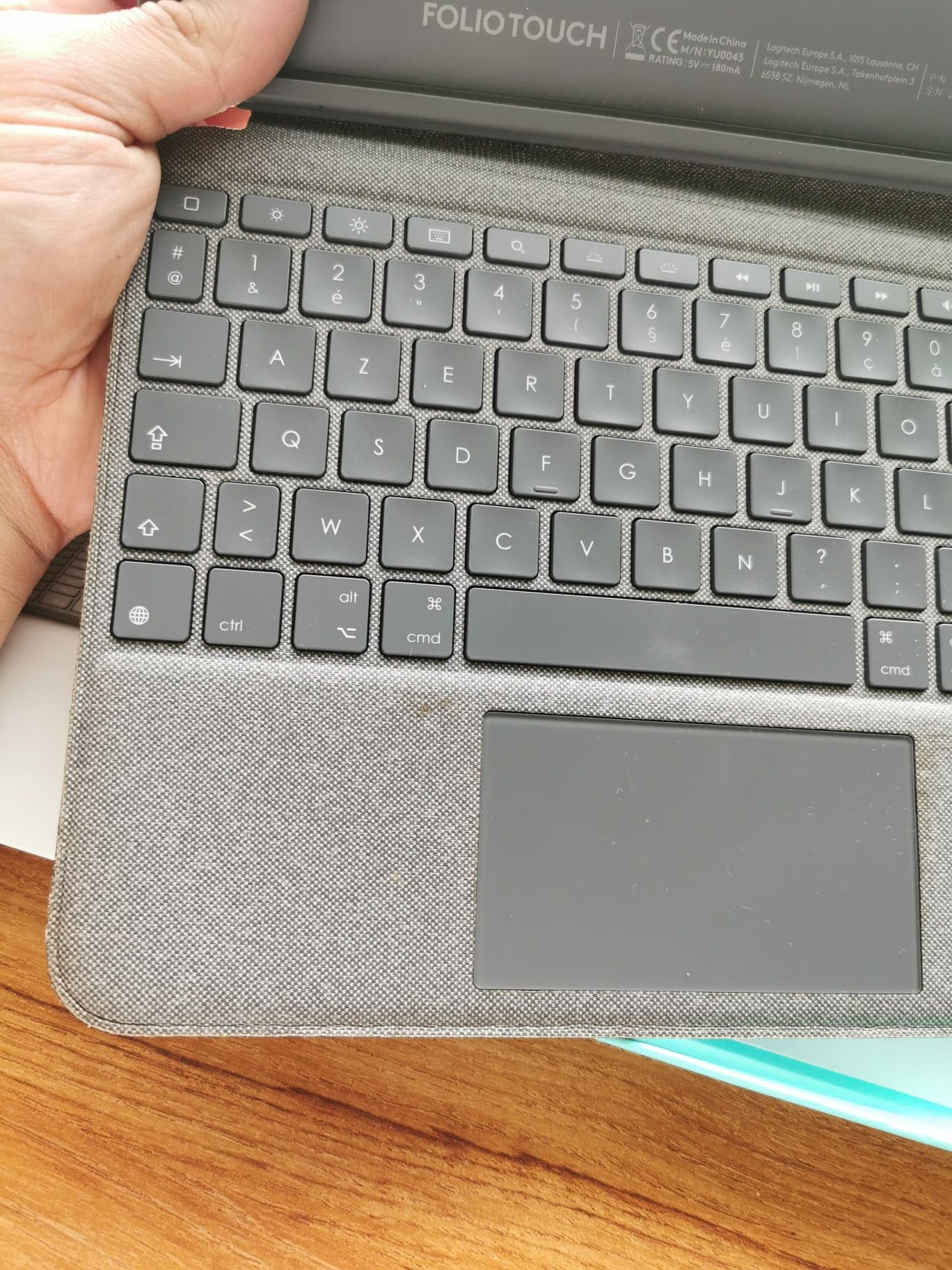 Husa tastatura Logitech Folio Touch pentru iPad Air 4th gen, trackpad