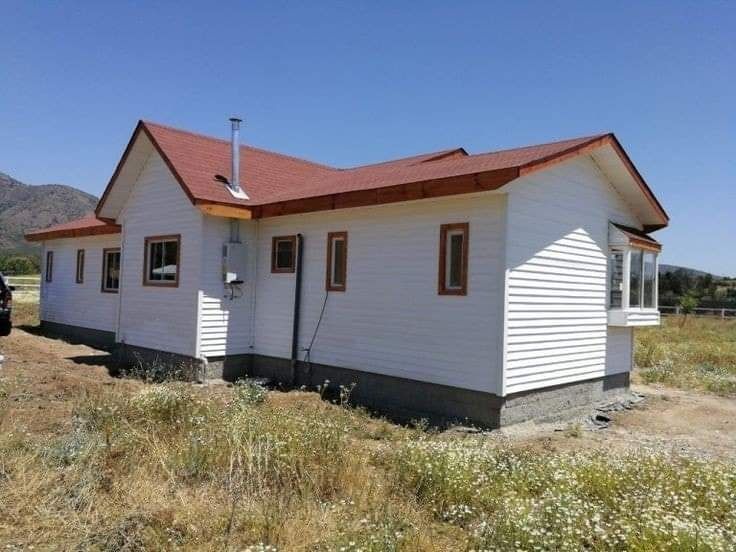 Vând casă pe structura metalica