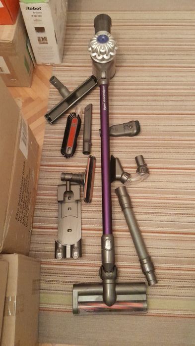Dyson model V 6 acesorii