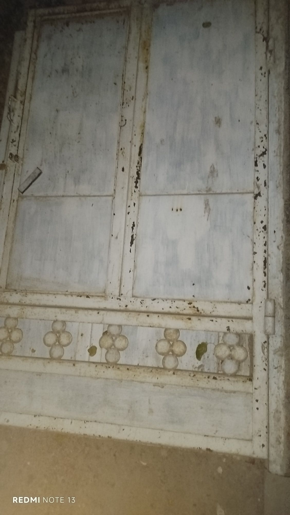 Darvoza sotiladi temiri qatiq metaldan yasalgan