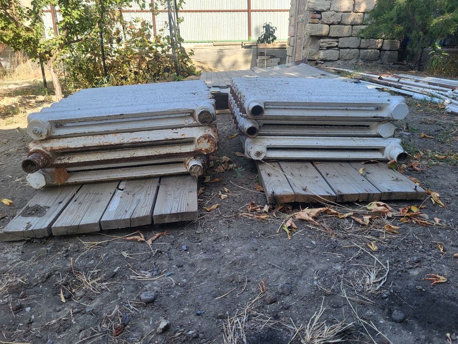 Продам чугунные радиатор