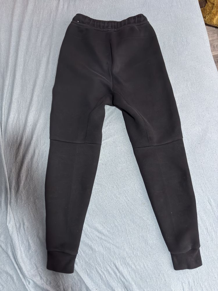 Nike tech fleece панталон новата версия ОРИГИНАЛНО!