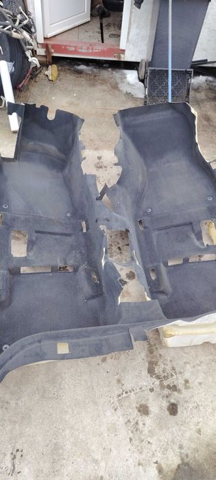 mocheta podea interior audi a4 b9 2016-2021 cod 8w1863021wz5