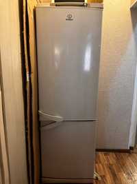 Холодильник indesit