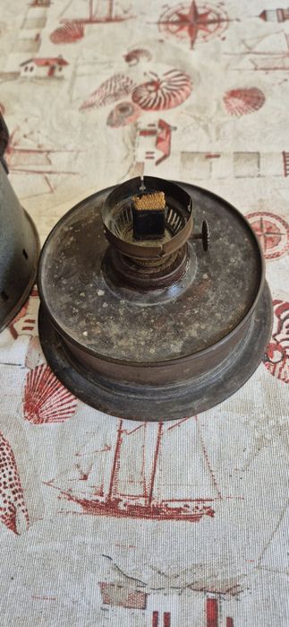 Стар корабен фенер.